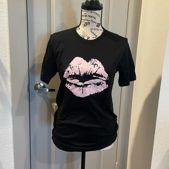 Graphic Tee - Picture 1 of 5